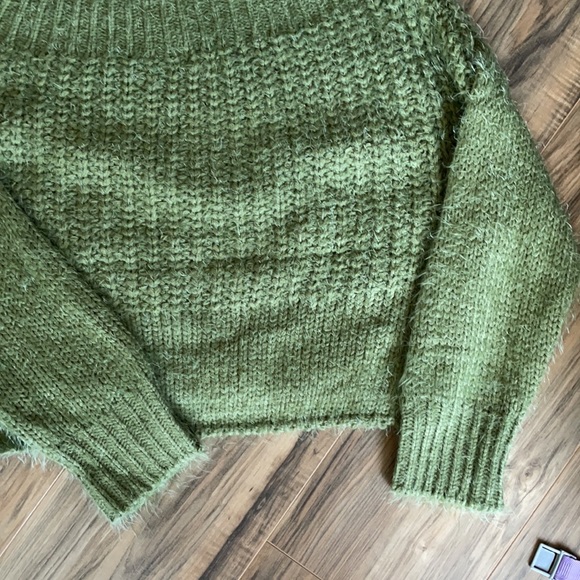 Off the shoulder sweater - Picture 3 of 3